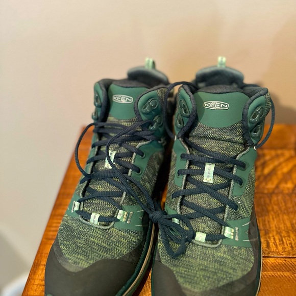 Women’s Keen Hiking/Trail Outdoors Boots Size 7 - Picture 2 of 3